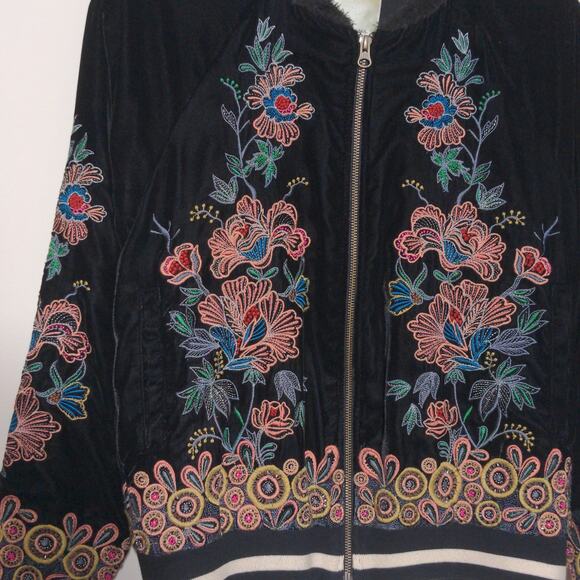 Anthropologie Elevenses Hallie Embroidered Bomber Jacket Black Velvet – Size S - Picture 3 of 15